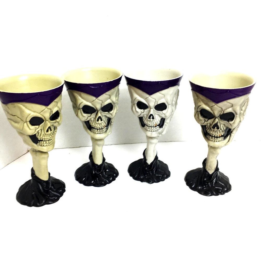 Skeleton Skull Plastic Halloween Gothic Set of 4 Goblets Glasses Vintage